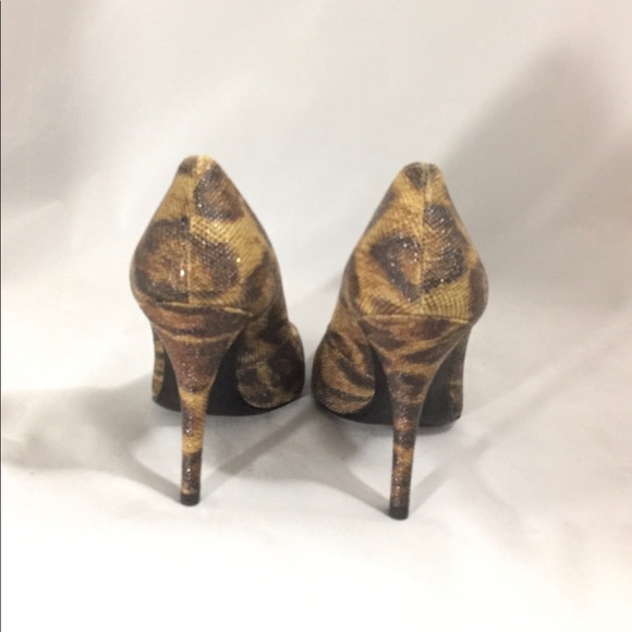 NIB Stuart Weitzman Leopard Heels, Size 6 - Picture 2 of 7